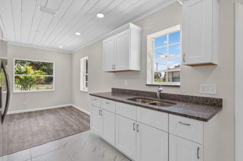 426 N 19th Street, Fort Pierce FL - photo 15 of 40