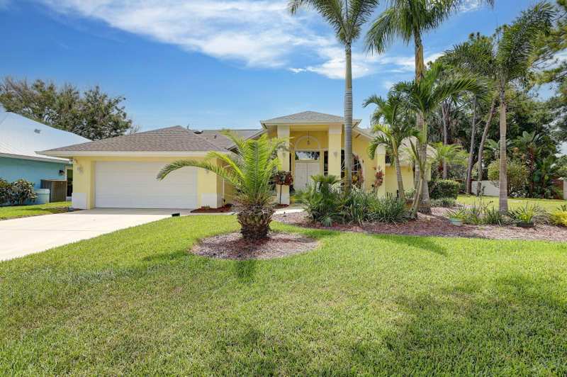 3 bedroom Single Family Residence at 1163 SW Sundew Court, Oak Ridge, Palm City — photo 1