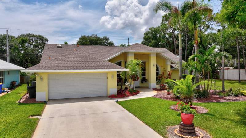 3 bedroom Single Family Residence at 1163 SW Sundew Court, Oak Ridge, Palm City — photo 3