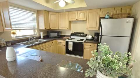 2950 SE Ocean Boulevard #37-6, Stuart FL - photo 12 of 38
