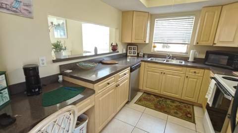2950 SE Ocean Boulevard #37-6, Stuart FL - photo 13 of 38