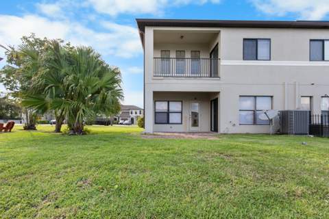 5021 NW Coventry Circle, Port St. Lucie FL - photo 8 of 47