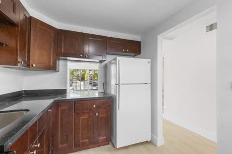 3201 NE 8th Street #206, Pompano Beach FL - photo 8 of 27