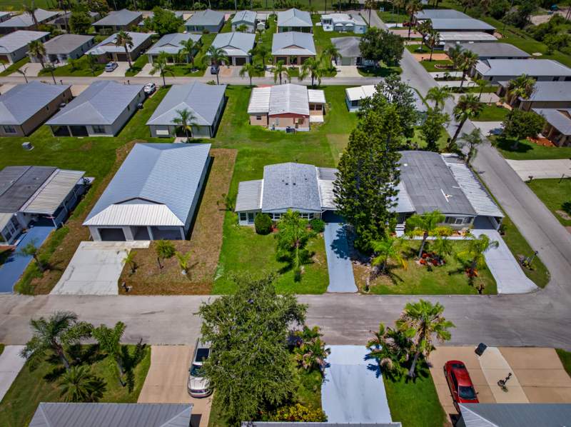2 bedroom Mobile Home at 48 Florida Way, Spanish Lakes one, Port St. Lucie — photo 2