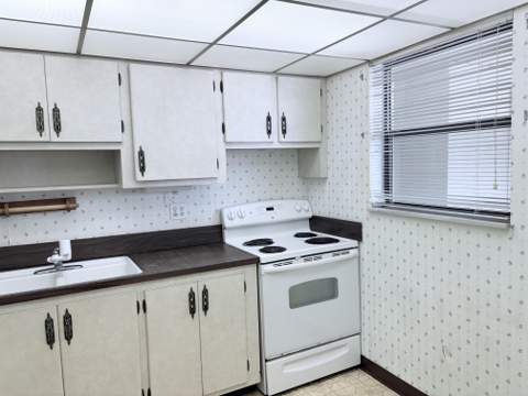 2314 S Cypress Bend Drive #Unit 614, Pompano Beach FL - photo 11 of 35