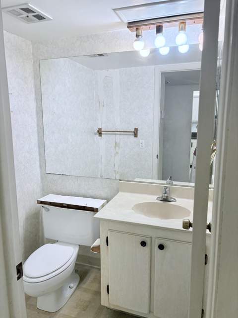 2314 S Cypress Bend Drive #Unit 614, Pompano Beach FL - photo 17 of 35