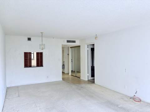 2314 S Cypress Bend Drive #Unit 614, Pompano Beach FL - photo 8 of 35