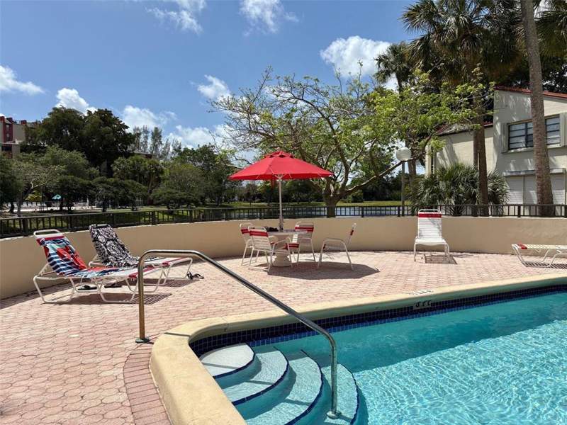1 bedroom Condominium at 2314 S Cypress Bend Drive #Unit 614, Cypress Bend I-B And I-C Condo, Pompano Beach — photo 2