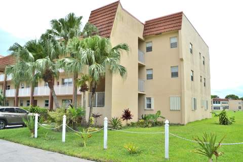 8841 Sunrise Lakes Boulevard #112, Sunrise FL - photo 17 of 30