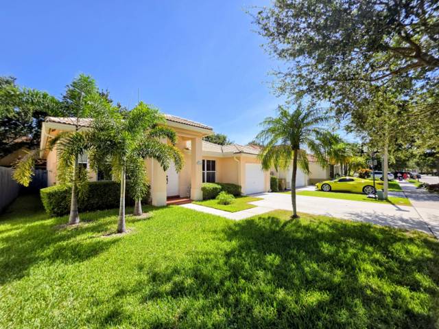 14013 N Cypress Cove Circle