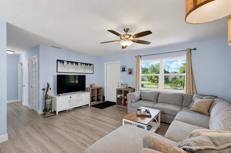 3 bedroom Single Family Residence at 6091 Fair Green Road, Meadowbrook 2, West Palm Beach — photo 4