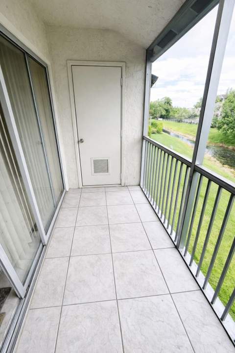 5550 Lakeside Drive #203, Margate FL - photo 15 of 30