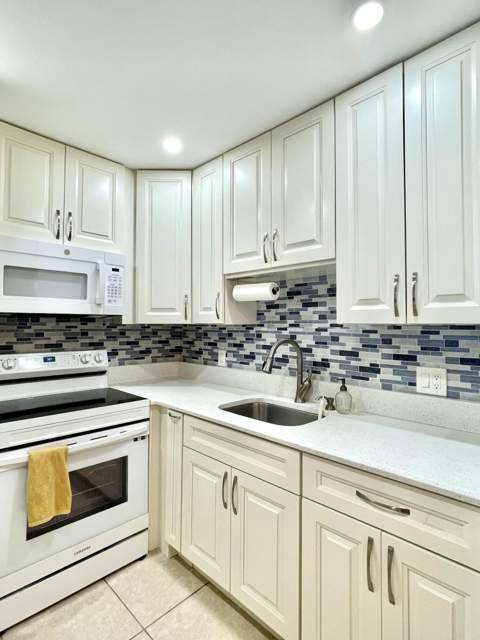 111 Kent G Street #111, West Palm Beach FL - photo 6 of 19