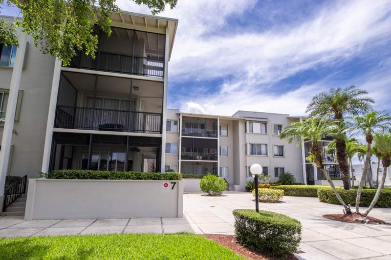 1 bedroom Condominium at 11811 Avenue Of The Pga #7-3b, Longwood, Palm Beach Gardens — photo 3