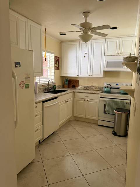 133 Lake Carol Drive #133, West Palm Beach FL - photo 9 of 10