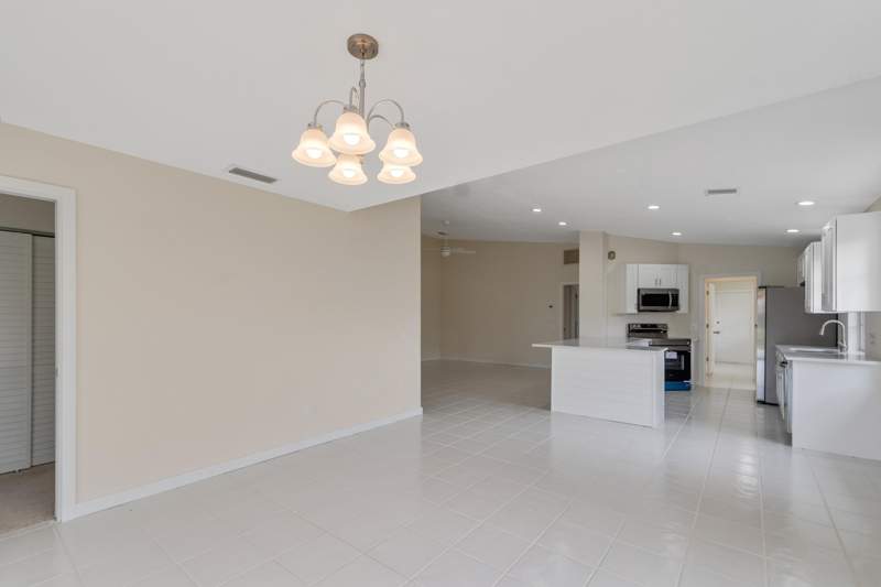 2 bedroom Villa at 1256 NW Bentley Circle #B, Lakes At St Lucie West Plat No 54, Port St. Lucie — photo 3
