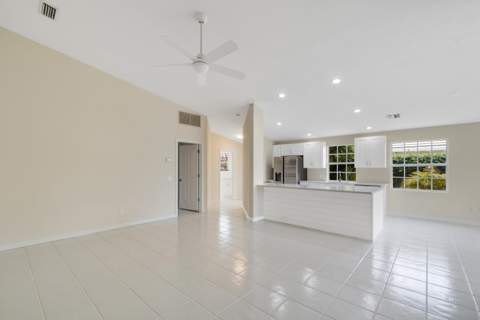 1256 NW Bentley Circle #B, Port St. Lucie FL - photo 10 of 32