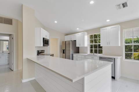 1256 NW Bentley Circle #B, Port St. Lucie FL - photo 6 of 32