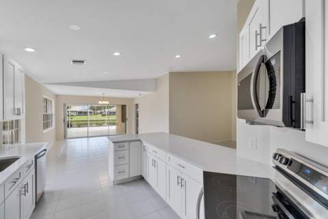 1256 NW Bentley Circle #B, Port St. Lucie FL - photo 9 of 32