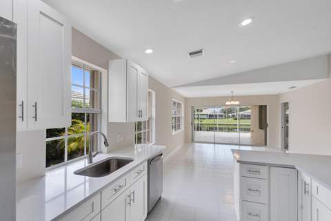 1256 NW Bentley Circle #B, Port St. Lucie FL - photo 11 of 32