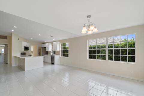 1256 NW Bentley Circle #B, Port St. Lucie FL - photo 14 of 32