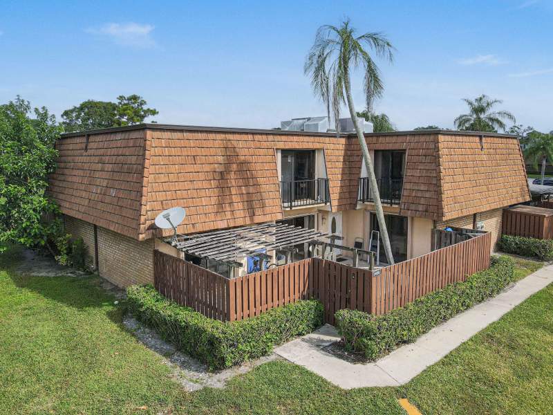 2 bedroom Townhouse at 2406 24th Lane, Sherwood Lakes, Greenacres — photo 5