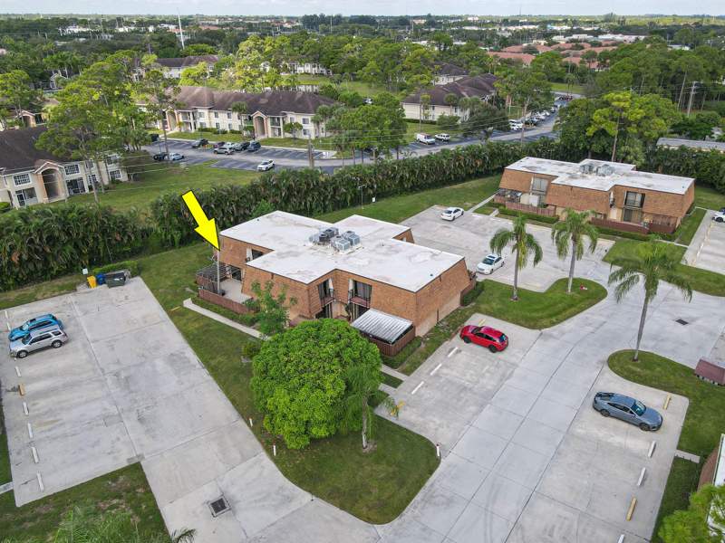2 bedroom Townhouse at 2406 24th Lane, Sherwood Lakes, Greenacres — photo 3