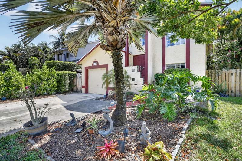 2 bedroom Single Family Residence at 1447 SW 6th Avenue, Sandy Ashley Plat, Fort Lauderdale — photo 4