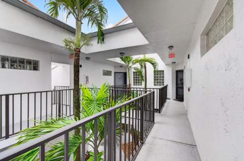5450 Verona Drive #P, Boynton Beach FL - photo 6 of 98
