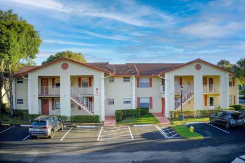3071 Holiday Springs Boulevard #101-8, golf community for sale in Margate