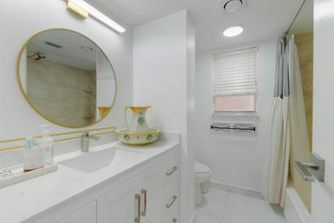 3661 Via Poinciana #211, Lake Worth FL - photo 16 of 42