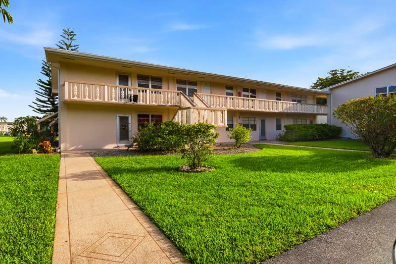 2 bedroom Condominium at 142 Norwich F, Norwich Condo, West Palm Beach — photo 3