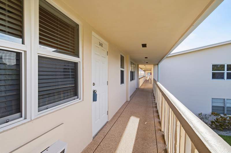 2 bedroom Condominium at 142 Norwich F, Norwich Condo, West Palm Beach — photo 4