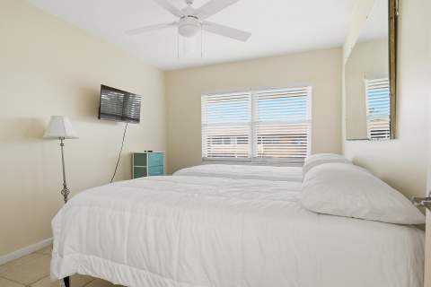 142 Norwich F, West Palm Beach FL - photo 9 of 25