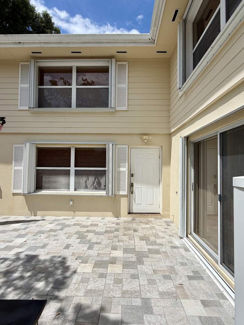 2 bedroom Townhouse at 8161 Andover Court #61d, Wellesley At Lake Clarke Shores, Lake Clarke Shores — photo 2