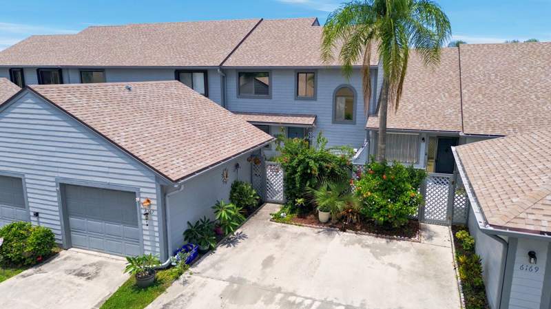 3 bedroom Townhouse at 6167 SE Georgetown Place, Georgetown At Heritage Ridge, Hobe Sound — photo 2