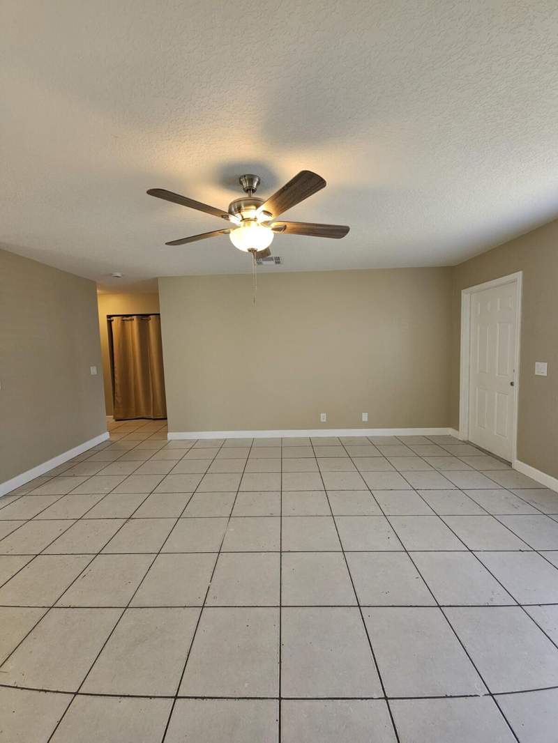 3 bedroom Townhouse at 4876 Orleans Court #A, Forest Glen, Haverhill — photo 2
