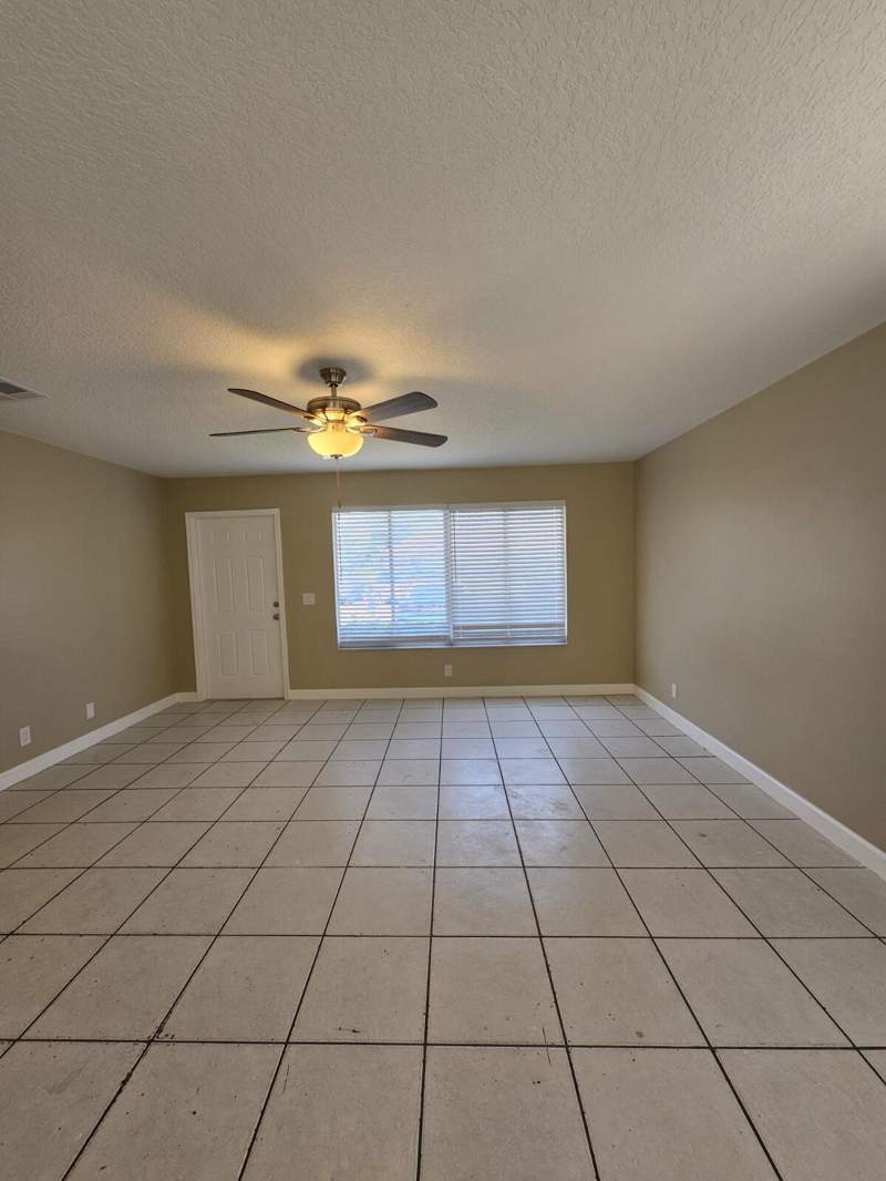 3 bedroom Townhouse at 4876 Orleans Court #A, Forest Glen, Haverhill — photo 3