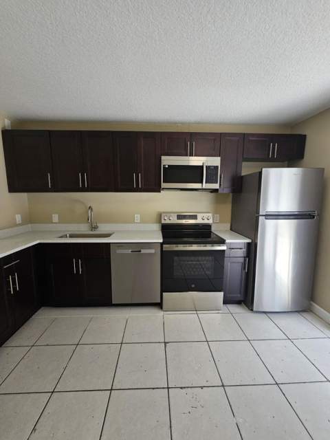 4876 Orleans Court #A, Haverhill FL - photo 7 of 26