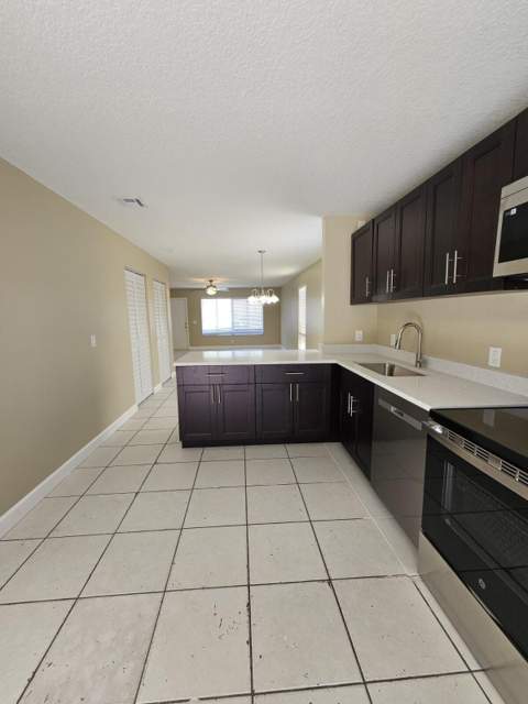 4876 Orleans Court #A, Haverhill FL - photo 9 of 26