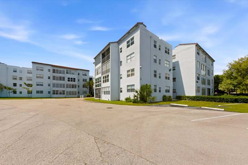 1 bedroom Condominium at 2860 Somerset Drive #412k, Somerset At Lauderdale Lakes, Lauderdale Lakes — photo 1