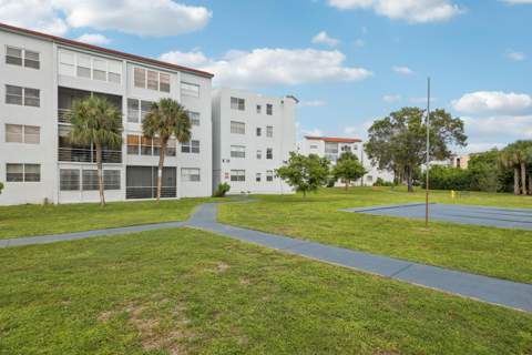 2860 Somerset Drive #412k, Lauderdale Lakes FL - photo 23 of 25