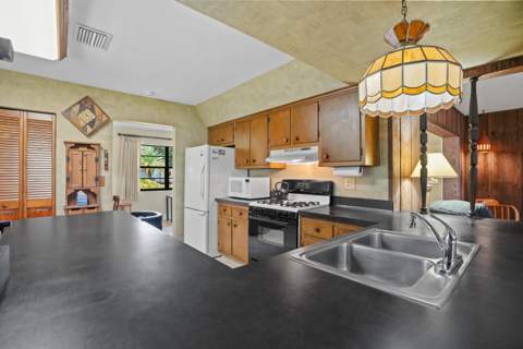 3358 SW 16th Court, Fort Lauderdale FL - photo 7 of 37