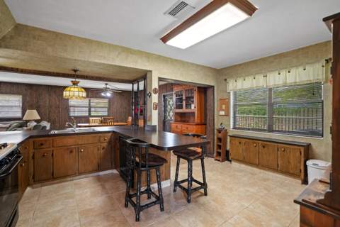 3358 SW 16th Court, Fort Lauderdale FL - photo 6 of 37
