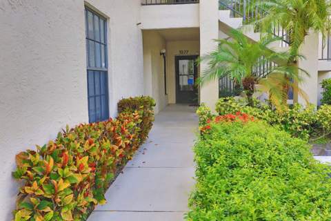 3277 Jog Park Drive, Greenacres FL - photo 6 of 62