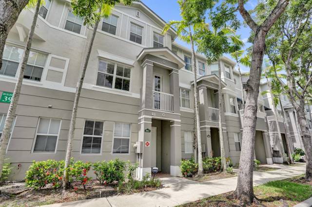 Shoma Townhomes At Royal Palm Beach Condo