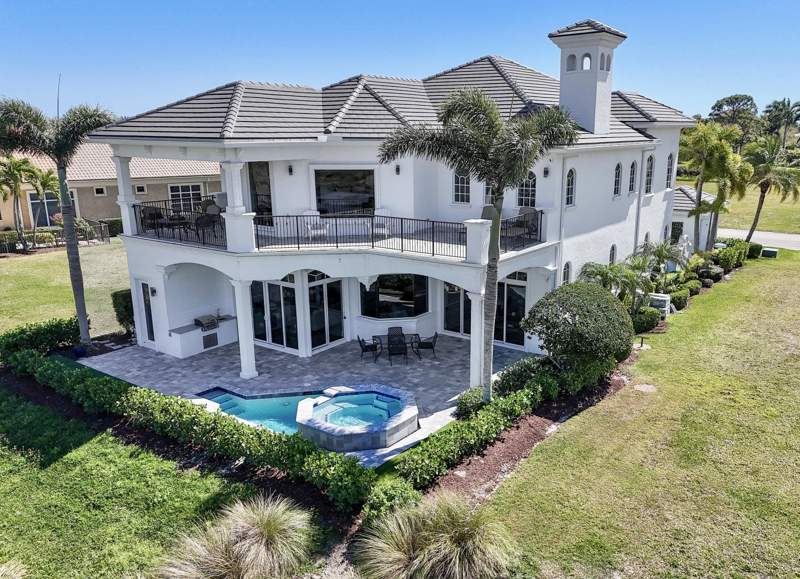 4 bedroom Single Family Residence at 166 SE Bella Strano, Tesoro Plat No 2, Port St. Lucie — photo 2