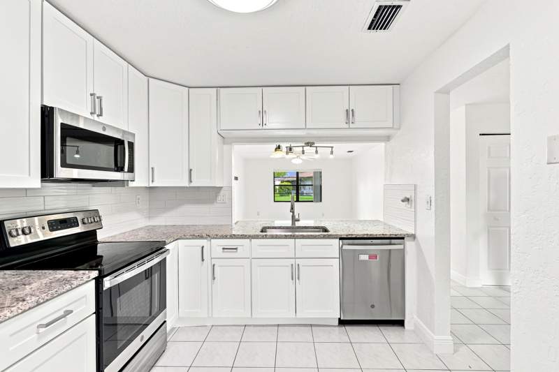 3 bedroom Villa at 10 Seneca Court, Indian Trail Villas 2, Royal Palm Beach — photo 3