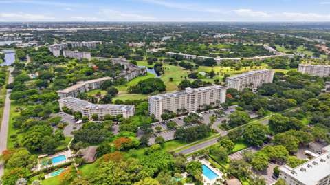 3510 Oaks Way #703, golf community for sale in Pompano Beach