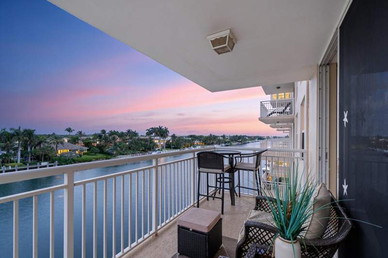 2 bedroom Condominium at 1050 Hillsboro Mile #403w, Hillsboro Le Baron Condo Apts, Hillsboro Beach — photo 2